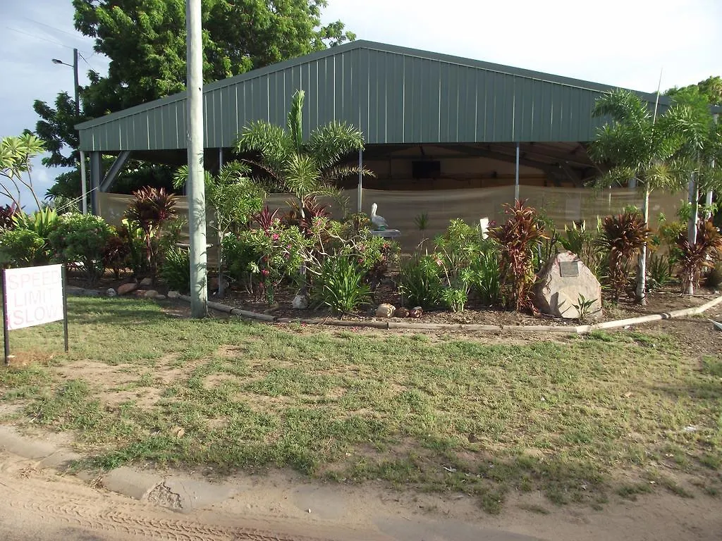 Karumba Point Sunset Caravan Park Villa